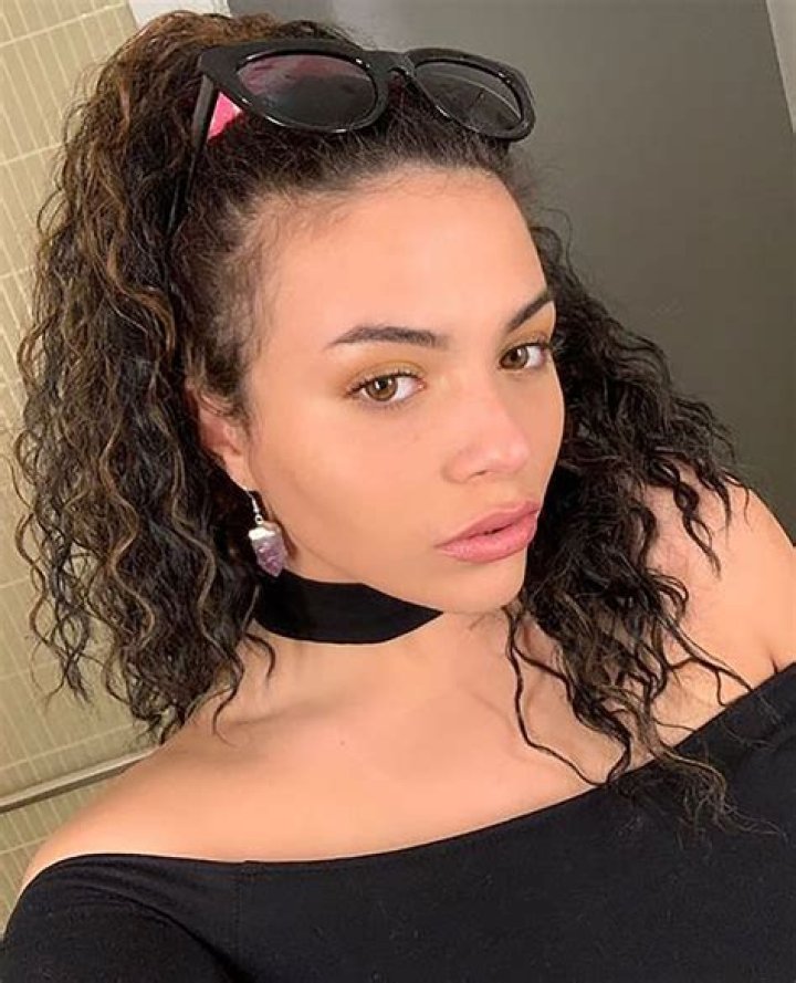 Alexandria Zahra Jones Height, Weight, Net Worth, Age, Birthday, Wikipedia, Who, Nationality, Biography