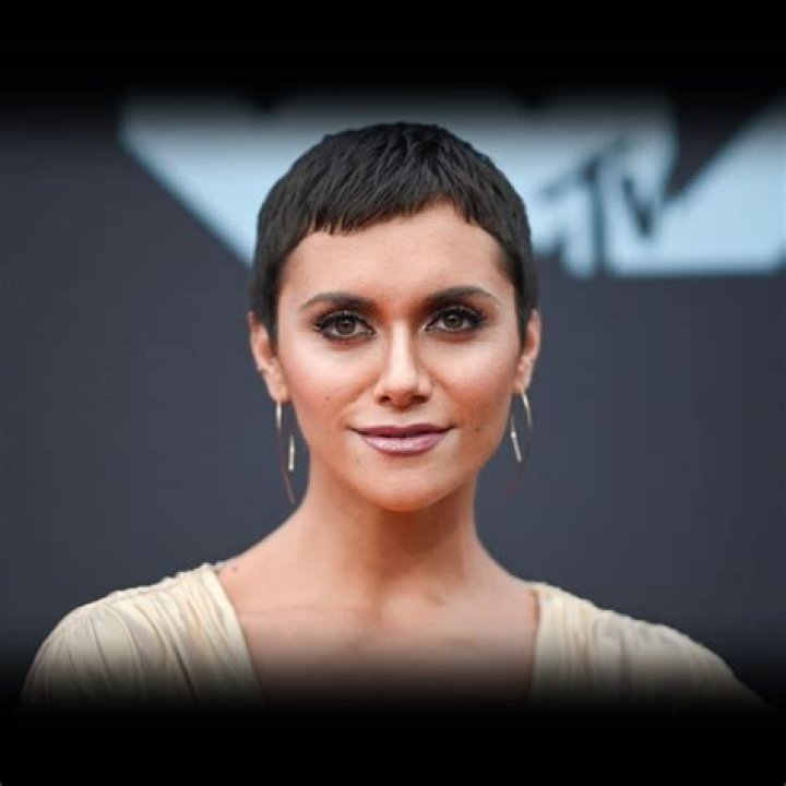 Alyson Stoner Height, Weight, Net Worth, Age, Birthday, Wikipedia, Who, Nationality, Biography