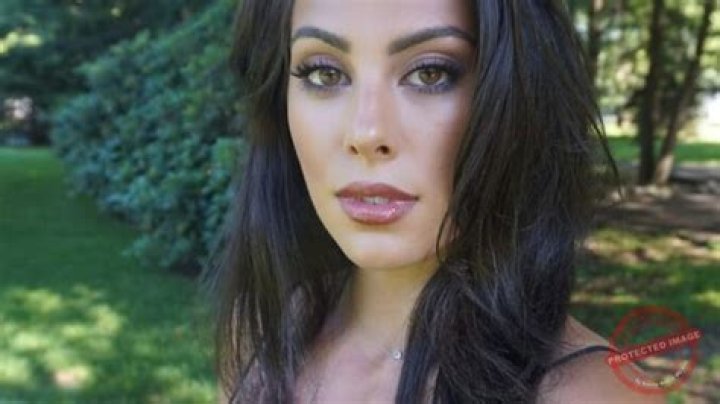 Alyssa TagliaHeight, Weight, Net Worth, Age, Birthday, Wikipedia, Who, Nationality, BiographyAlyssa Taglia