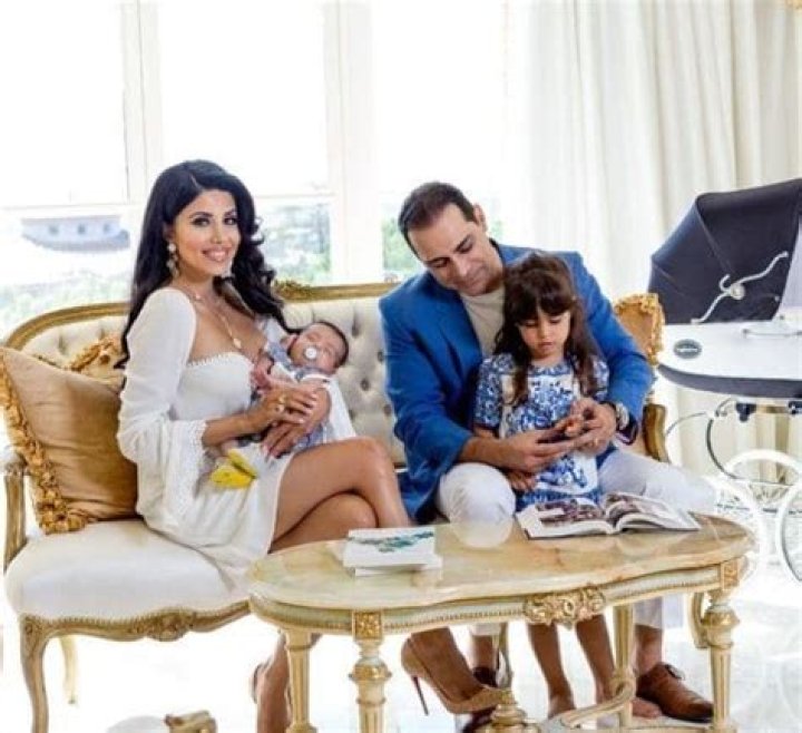 
American Author Manny Khoshbin Has A Happy Family With Wife Leyla And His Two Adorable Kids 