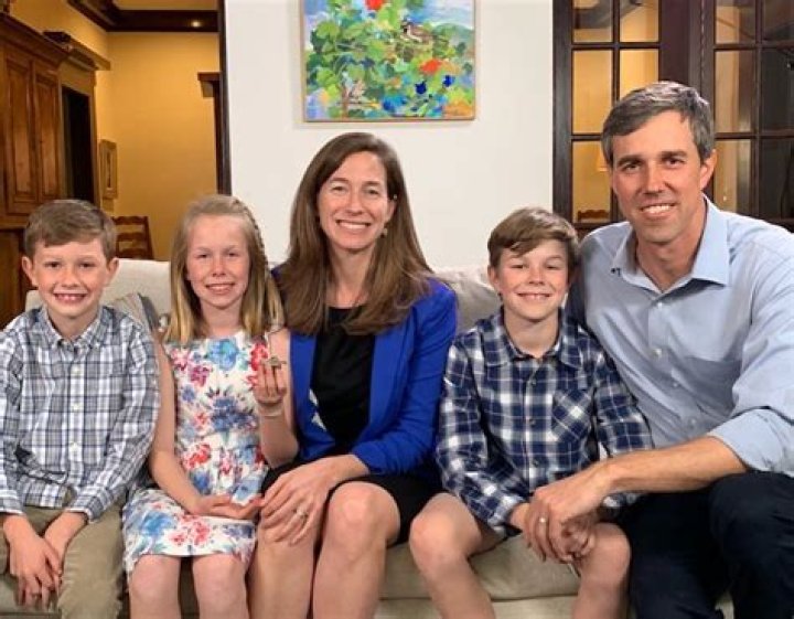 Amy Hoover Sanders Height, Weight, Net Worth, Age, Birthday, Wikipedia, Who, Nationality, Biography