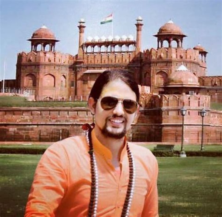 Anand Giri Maharaj Height, Weight, Net Worth, Age, Birthday, Wikipedia, Who, Instagram, Biography