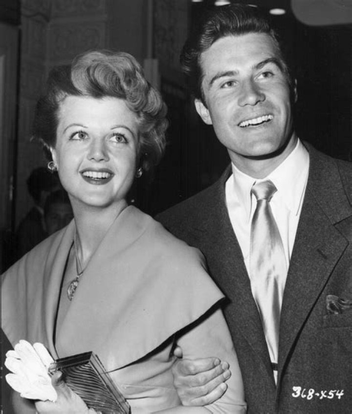 
Angela Lansbury’s Marriage and Family With Late Husband Peter Shaw: ‘My Dear Loving Husband’ 