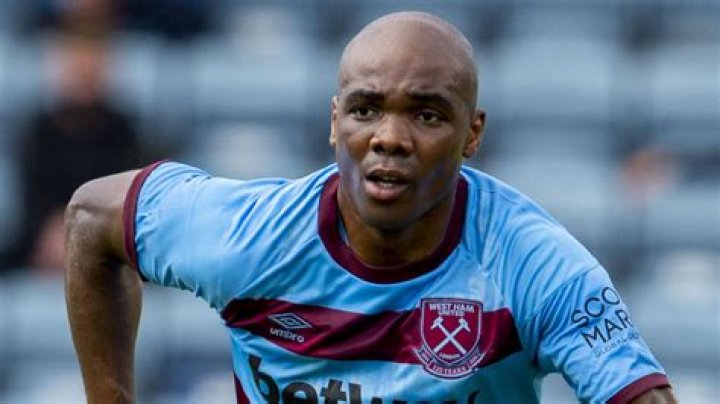 
Angelo Ogbonna Height, Weight, Net Worth, Age, Birthday, Wikipedia, Who, Nationality, Biography 