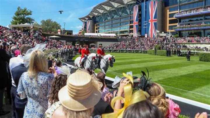
ARRIVAL OF THE ROYAL FAMILY For Thursday, the Queen will be in attendance at Royal Ascot, where patriotic fans will be betting on her famous horse to win 
