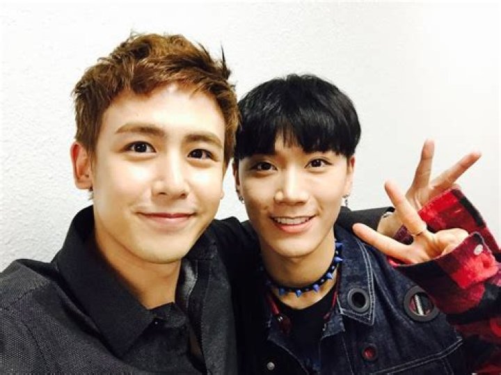 
Bambam, “She Don Buy Market” Drag Into Squalor After Bella And Sheggz’s Comments, Shella’s Fans Search For Old Videos Of Her 