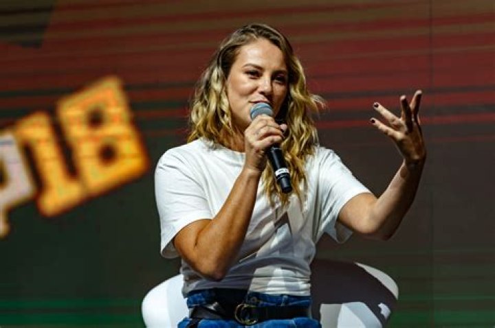 
Becca Oliveira Height, Weight, Net Worth, Age, Birthday, Wikipedia, Who, Nationality, Biography 