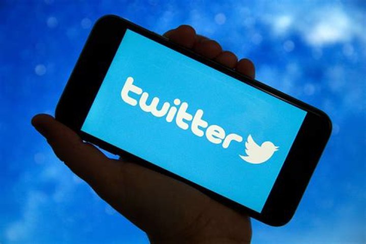 
Beware of Fake ‘Verified’ Accounts: New Twitter Blue Update Leads to Influx of Impersonations, Issues 