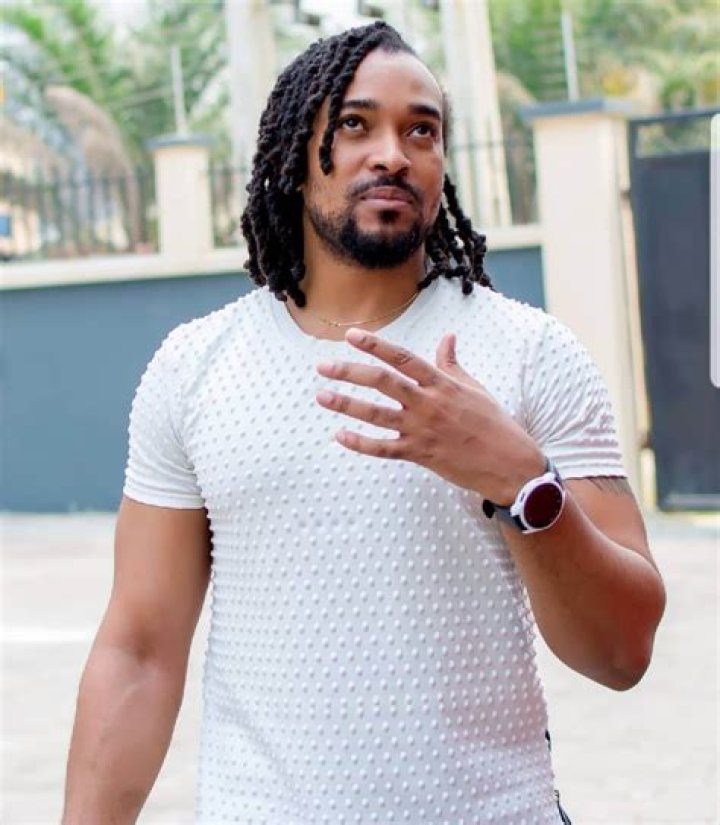 
Bryan Okwara Height, Weight, Net Worth, Age, Birthday, Wikipedia, Who, Instagram, Biography 