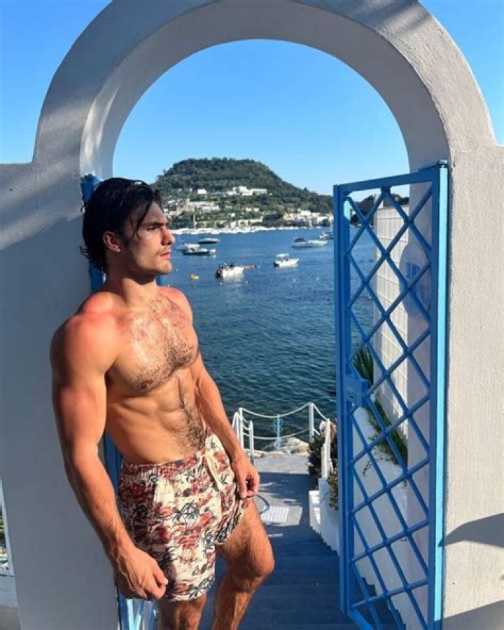 Carlos Sanchez Height, Weight, Net Worth, Age, Birthday, Wikipedia, Who, Instagram, Biography