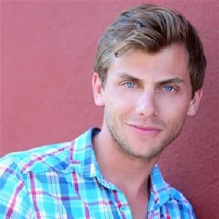 Charlie Berens Height, Weight, Net Worth, Age, Birthday, Wikipedia, Who, Instagram, Biography