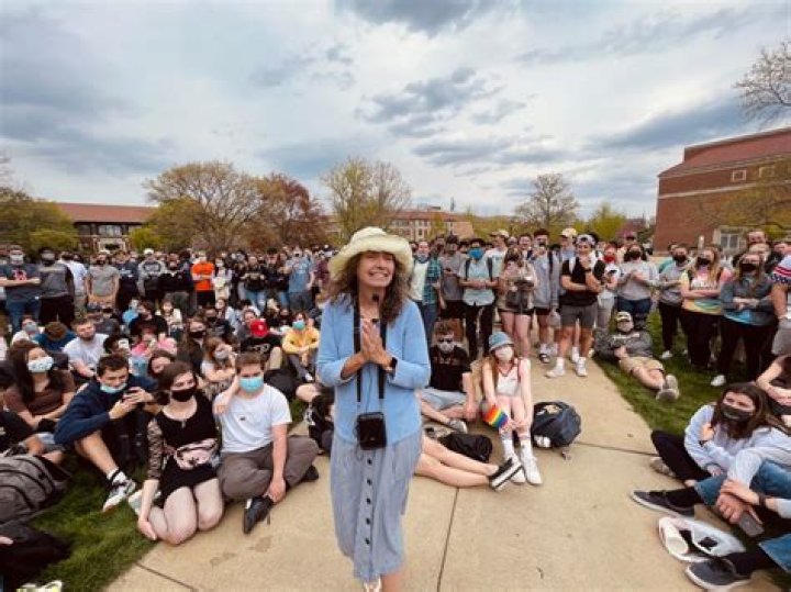 Cindy Smock – Sister Cindy Height, Weight, Net Worth, Age, Birthday, Wikipedia, Who, Instagram, Biography