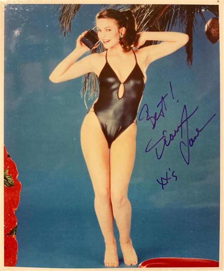 Colleen Farrington Height, Weight, Net Worth, Age, Birthday, Wikipedia, Who, Instagram, Biography