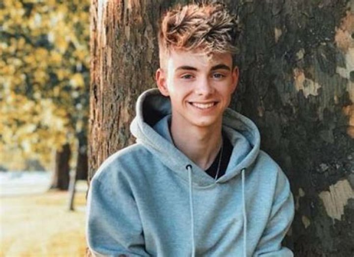 Corbyn Besson Height, Weight, Net Worth, Age, Birthday, Wikipedia, Who, Nationality, Biography