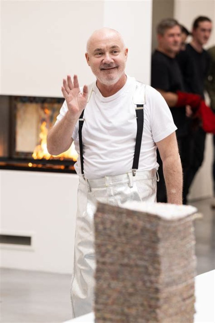 Damien Hirst Height, Weight, Net Worth, Age, Birthday, Wikipedia, Who, Nationality, Biography