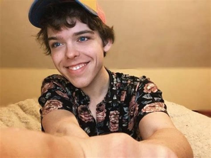 
Danny Edge Height, Weight, Net Worth, Age, Birthday, Wikipedia, Who, Instagram, Biography 