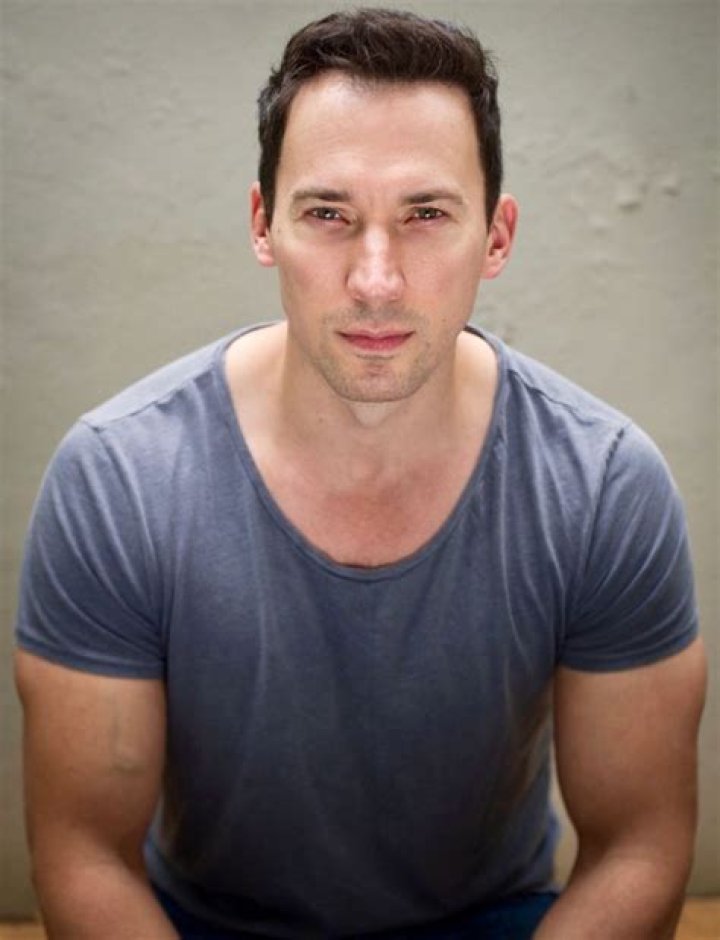 David Caves Height, Weight, Net Worth, Age, Birthday, Wikipedia, Who, Nationality, Biography