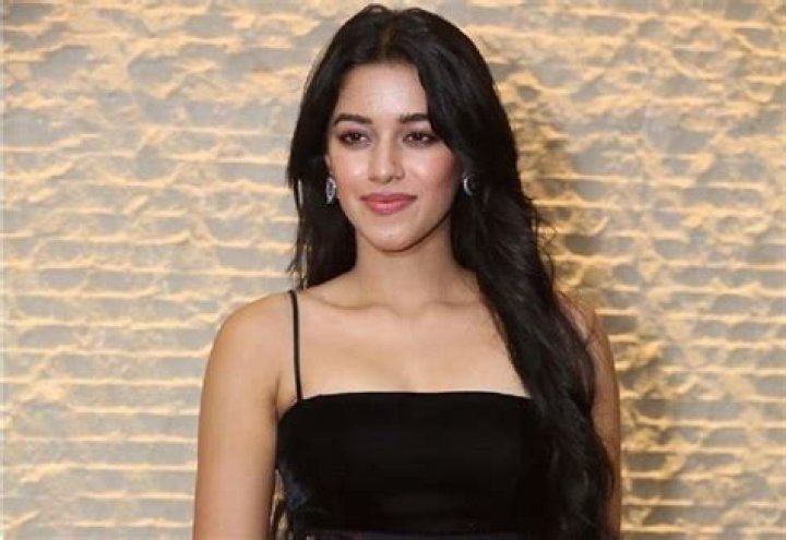 
Disha Ravi Height, Weight, Net Worth, Age, Birthday, Wikipedia, Who, Nationality, Biography 