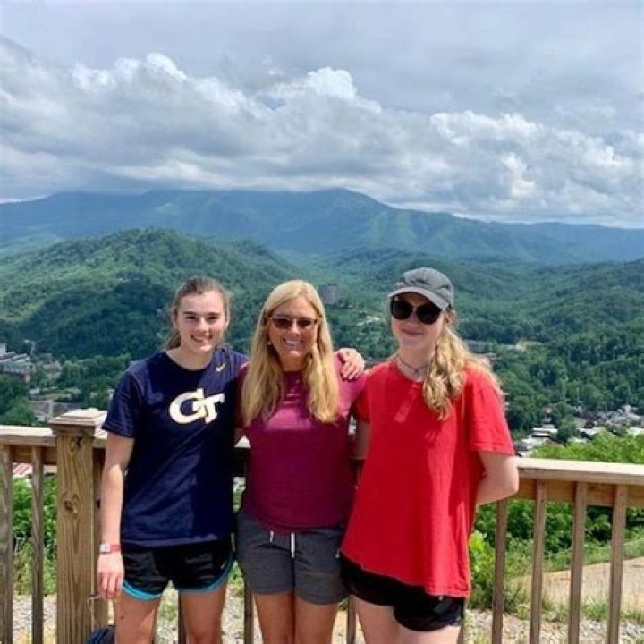 
Fans Wonder If Meteorologist Kelly Cass Is Pregnant With A Baby, Here Is More On Her Family 