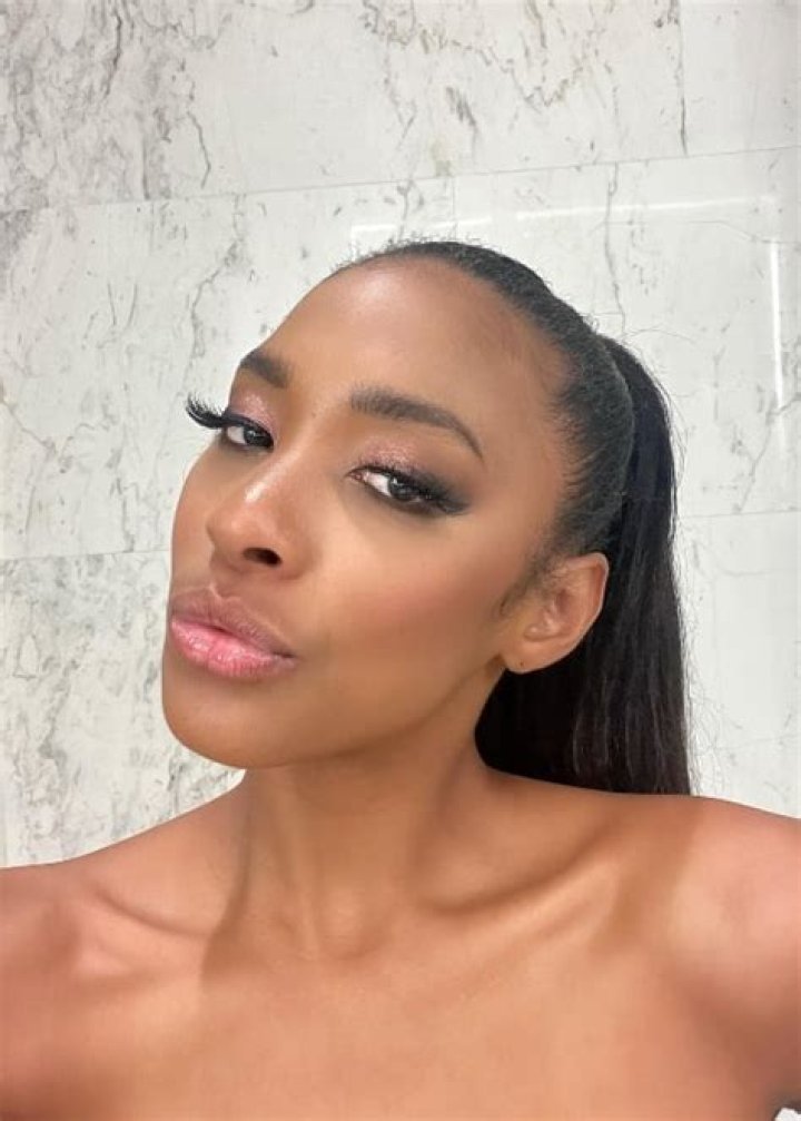 Faux Fur Height, Weight, Net Worth, Age, Birthday, Wikipedia, Who, Nationality, Biography