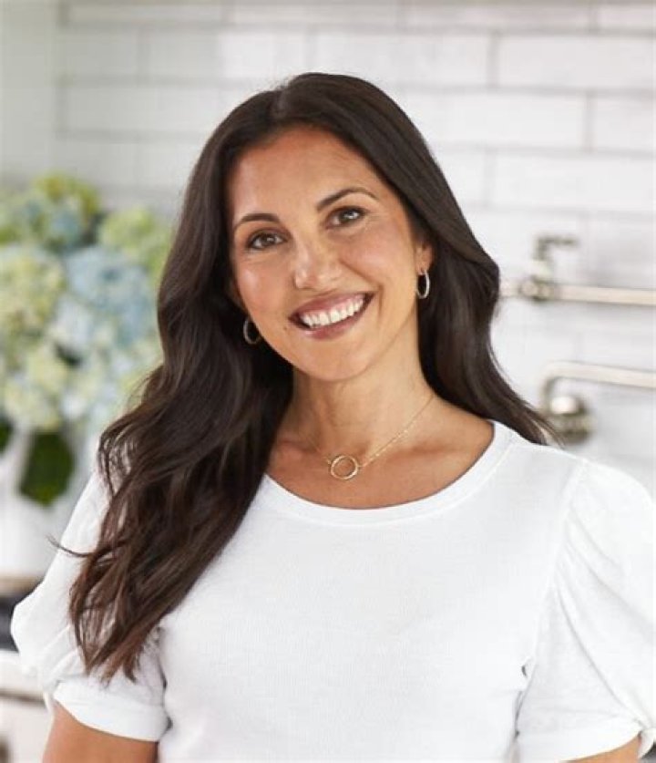 Gina Homolka Height, Weight, Net Worth, Age, Birthday, Wikipedia, Who, Instagram, Biography