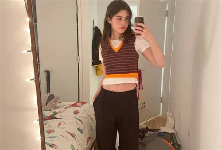 Gracie Abrams Height, Weight, Net Worth, Age, Birthday, Wikipedia, Who, Nationality, Biography