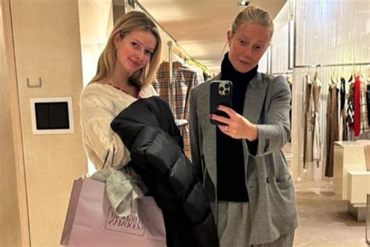 
Gwyneth Paltrow Goes On Shopping Spree with Lookalike Daughter Apple Martin: ‘Whoops’ 