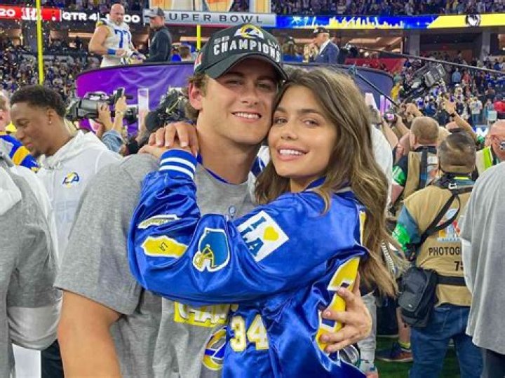 
Haley Sluss Height, Weight, Net Worth, Age, Birthday, Wikipedia, Who, Nationality, Biography 