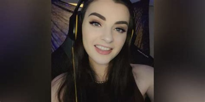 Her Gaming – Amelia Hersee Height, Weight, Net Worth, Age, Birthday, Wikipedia, Who, Instagram, Biography