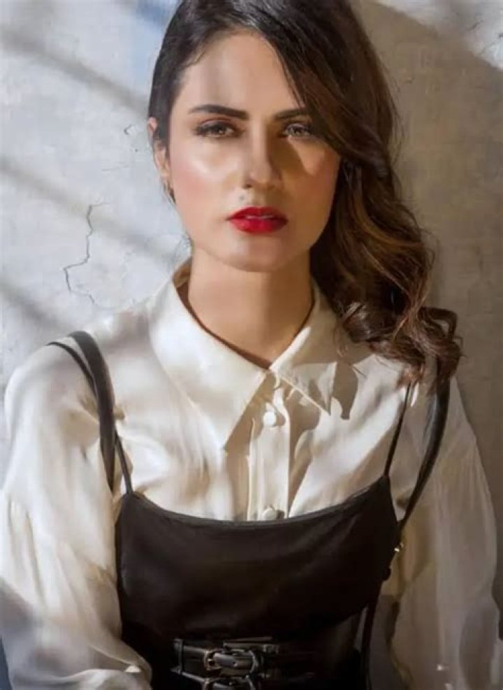 
Hiiya Bajwa Height, Weight, Net Worth, Age, Birthday, Wikipedia, Who, Instagram, Biography 