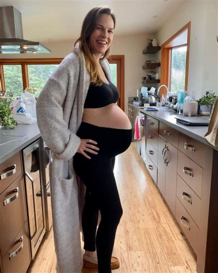 
Hilary Swank Weight Gain Reason – Pregnancy And Baby Bump Photos Revealed 