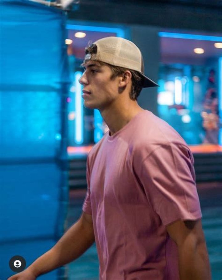 Hogan Molthan Height, Weight, Net Worth, Age, Birthday, Wikipedia, Who, Nationality, Biography