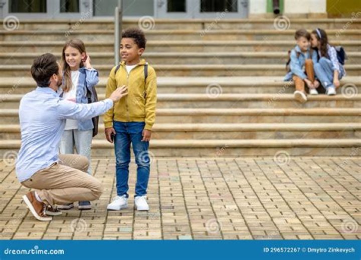 Holly Willoughby Dropped Out of ‘This Morning’ Because She’s Taking the Kids to School