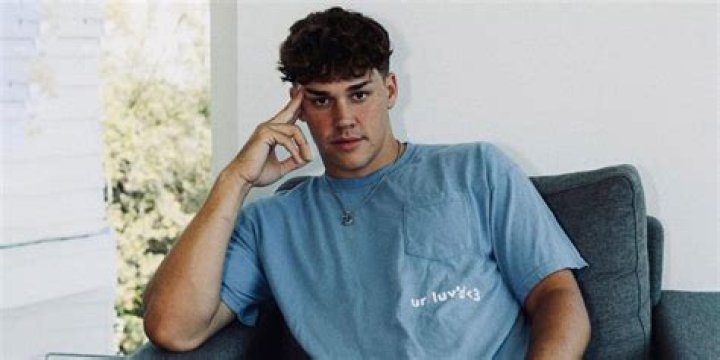 How old is Noah Beck? Age, Net Worth, Height, Girlfriend, Wiki