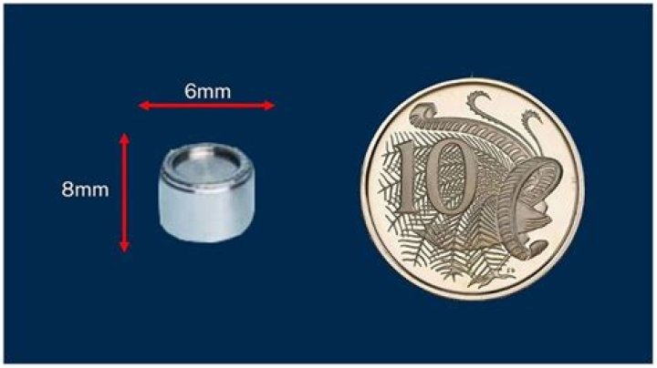 
How was the Australian radioactive capsule found? Cylinder found on road after 6-day hunt 