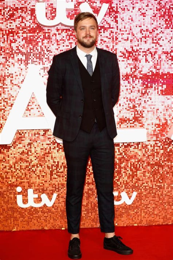 Iain Stirling Height, Weight, Net Worth, Age, Birthday, Wikipedia, Who, Instagram, Biography