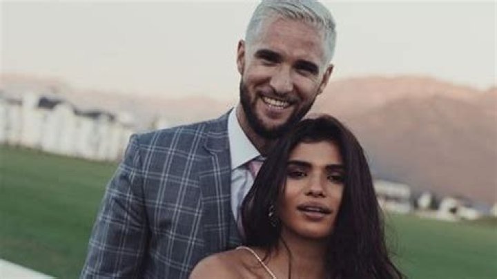 
Inside Wayne Parnell and Wife Aisha Baker Age Difference and Net Worth 