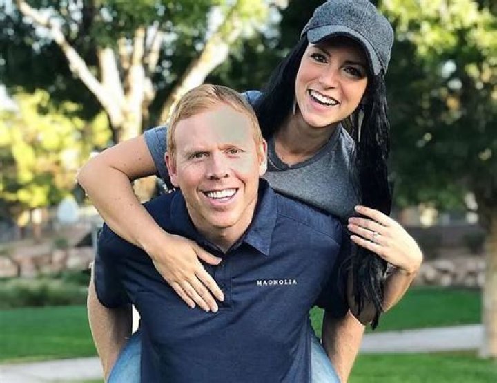 Is Angela Rose Home aka AngelaRoseHome Getting A Divorce? Here Is Where The Rumors Started