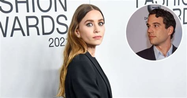 
Is Ashley Olsen Married? Her Bio, Age, Boyfriend, Husband, Parents and Dating History 