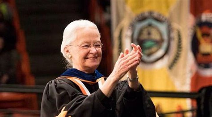 
Is Diana Natalicio Married? Her Biography, Age, Husband, Family and Salary 