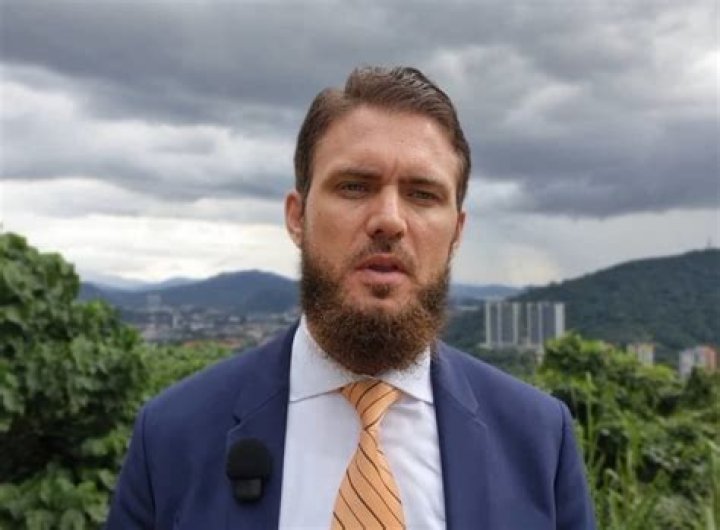 
Is Gabriel Al Romaani Married to Wife? Or Dating Girlfriend? Kids 