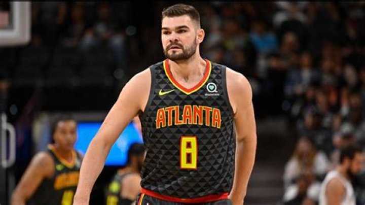 Is Isaac Humphries Gay? Age, Height, Net Worth