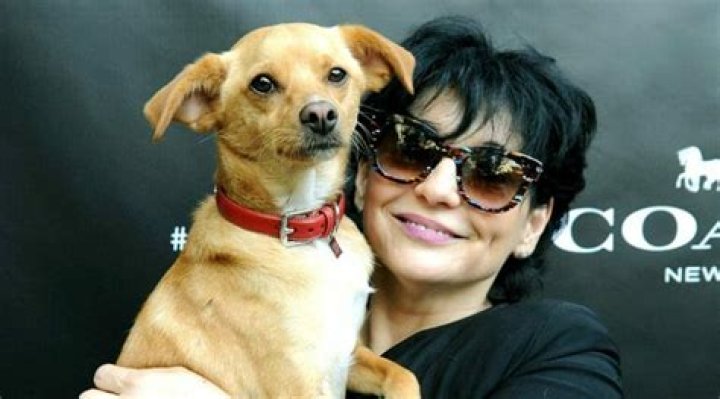 
Is Joan Grande Married? Her Bio, Age, Birthday, Husband, Height and Net worth 