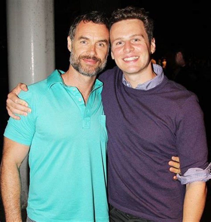 
Is Murray Bartlett Gay? Age, Height, Net Worth 