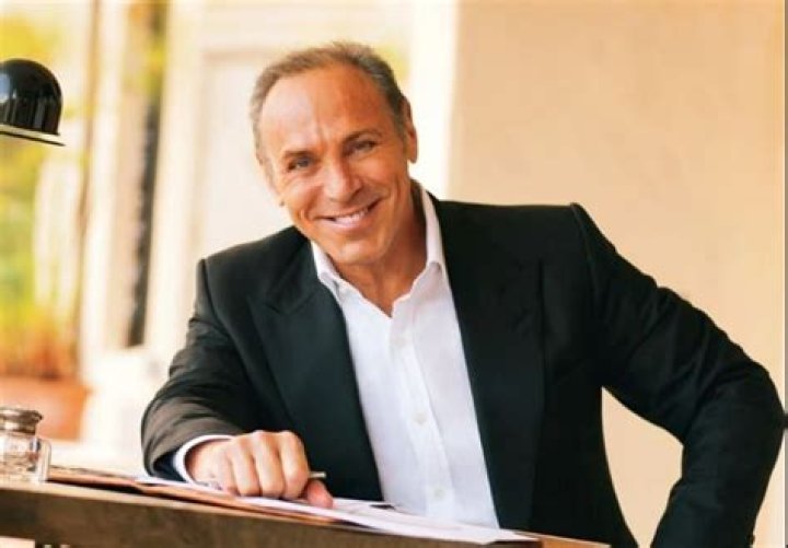 
Is Neil Lane Gay? Age, Height, Net Worth 