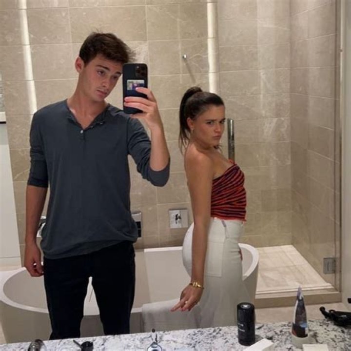 
Is Noah Schnapp Gay? Get More Updates About His Life! 