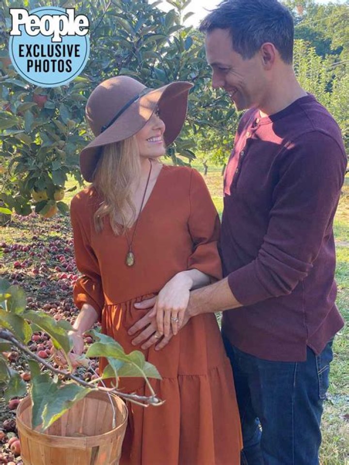 
Is Sophie Mccartney From Tired and Tested Pregnant? Husband Steven Lilley and Baby Bump Photos On Instagram 