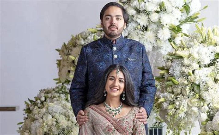 Is Sophie Monk Married? Sophie Monk Husband, Marriage, Age, And Family