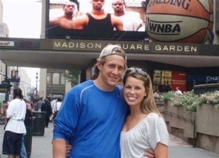 
Jenny Taft is an American Sports TV Personality, Meet Her Husband Matt Gilroy 