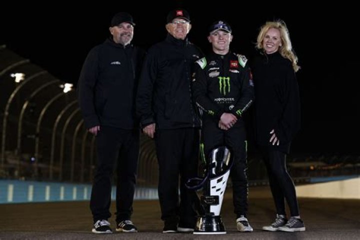 
Jett Gibbs 5 Facts: Coy Gibbs Son Is 15 And An Athlete 